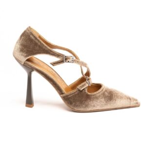 Plišane bež cipele, Paramount