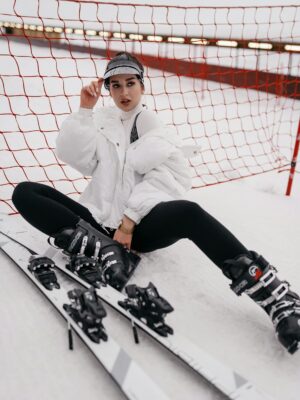 Ski-estetika ulazi u grad: Zašto je skijaška moda najveći zimski trend 2025./2026.