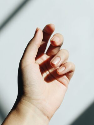 Baš kad smo mislili da znamo sve o milky manikuri, stiže milky veil