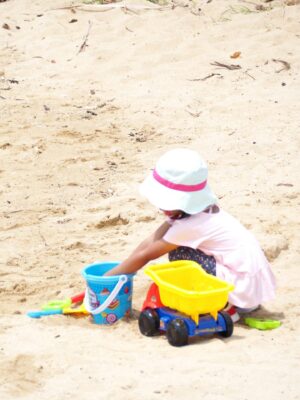 Sve što djeci ovog ljeta zaista treba stane u jednu torbu za plažu