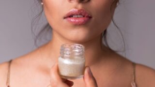 Vrijeme je za lip care: Formule koje njeguju usne i štite ih od starenja
